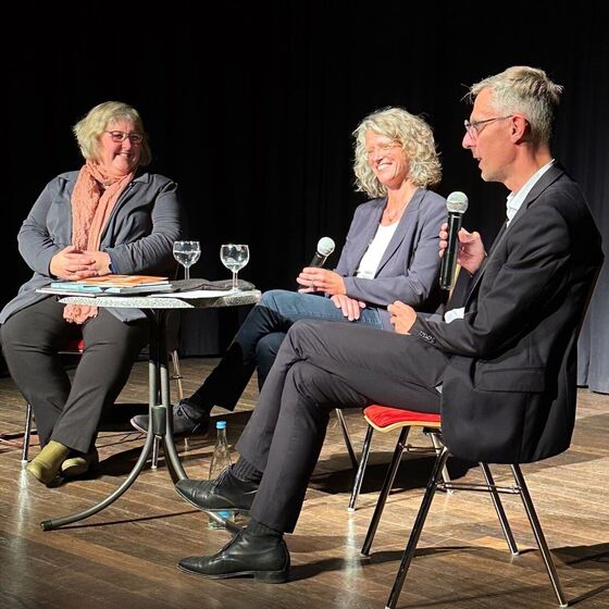 Landesbischöfin Heike Springhardt im Gespräch mit Lars Castellucci MdB und Silke Gülker